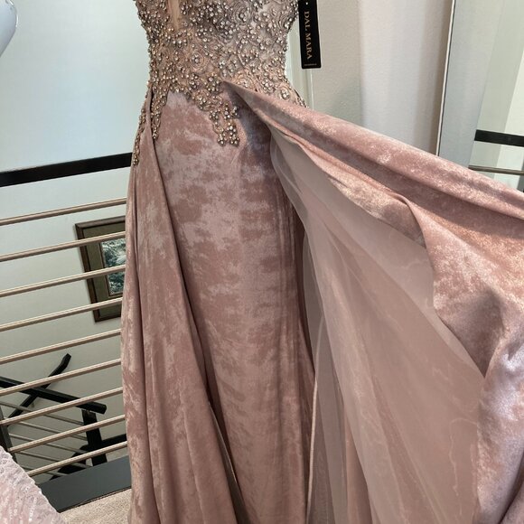 New elegant long dress gown - Picture 3 of 8